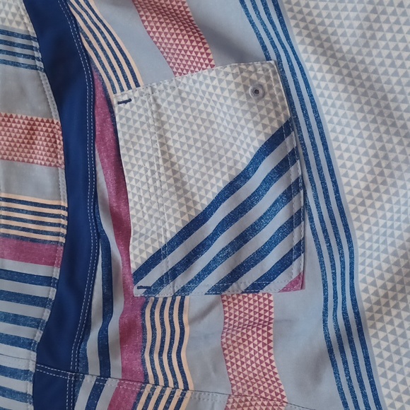 The North Face Patterned Board Shorts - Picture 7 of 7